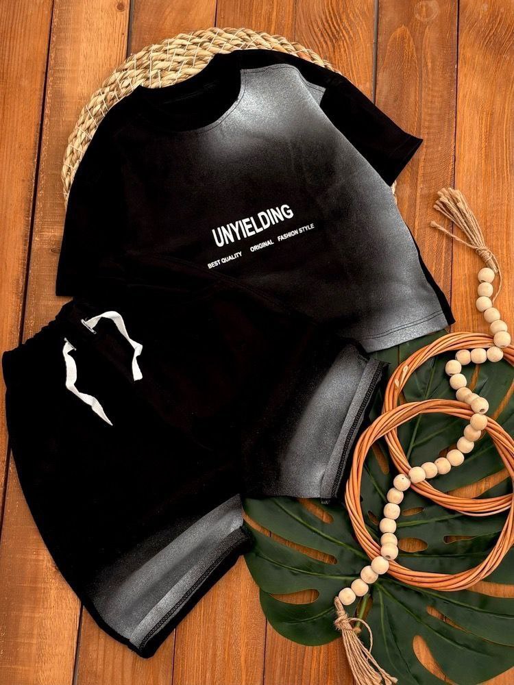 تیشرت و شلوارک