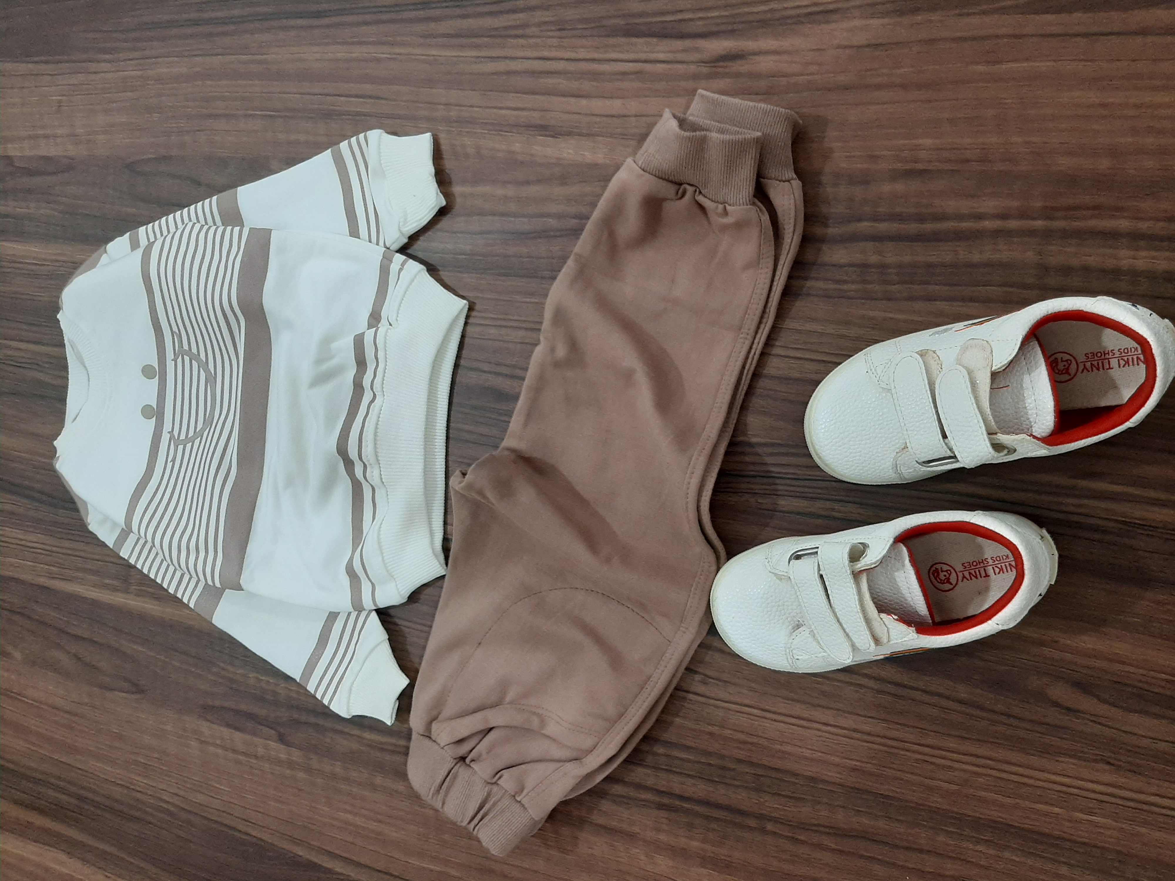 بلوزشلواراسپرت لبخند دخترپسر