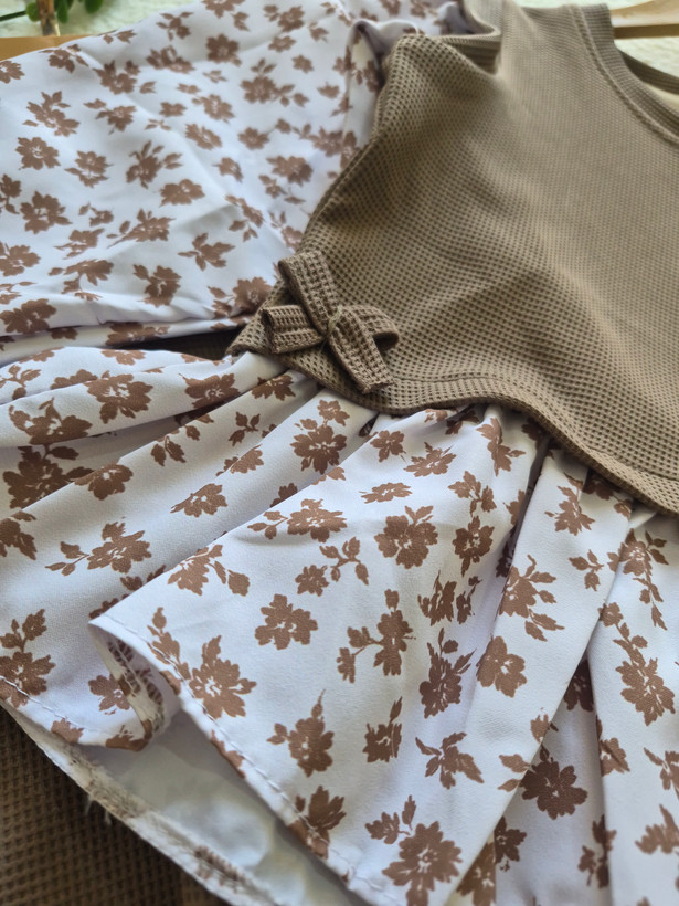 ست شومیز و شلوار دخترانه بیسکوییتی